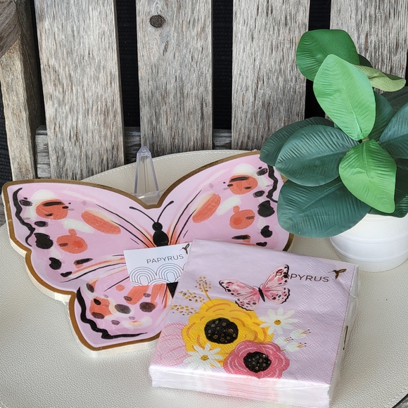 Papyrus Pink and Gold Butterfly Plastic Plates & Napkins - Picture 4 of 4